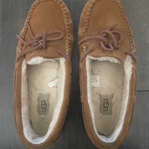 Ugg size 8 Dakota moccasins